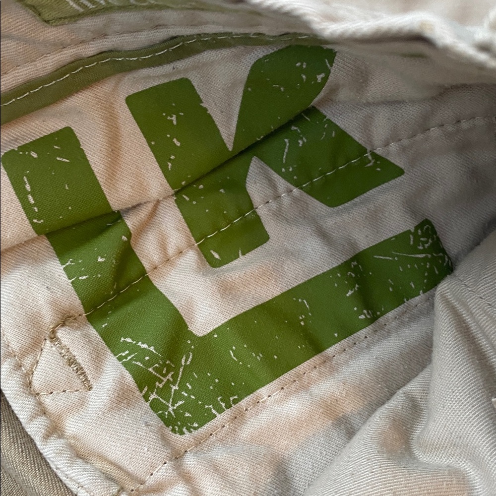 Life khaki a HAGGAR Co. relaxed straight 32X32 cotton/poly blend khaki pants - Picture 7 of 16